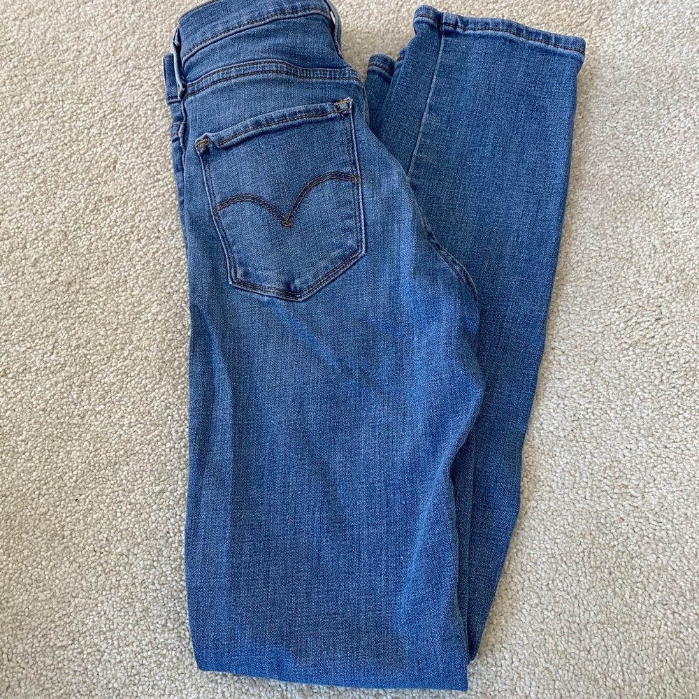 Levi’s 314 Shaping Straight Jeans